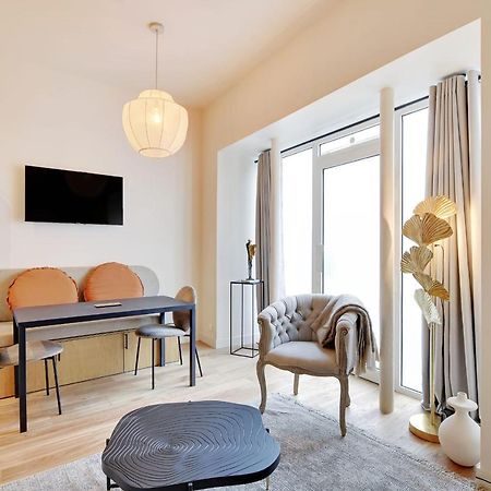 Charming 1-Bedr Parisian Apartment In Vibrant Rue D'Hauteville Bagian luar foto